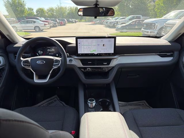 2026 Space White Metallic Ford Explorer Active 4X4 SUV
