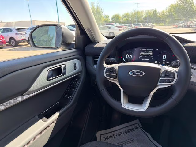 2026 Space White Metallic Ford Explorer Active 4X4 SUV
