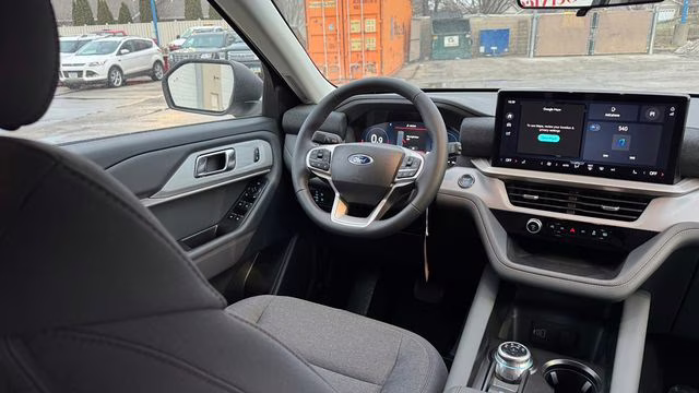 2026 Space White Metallic Ford Explorer Active 4X4 SUV