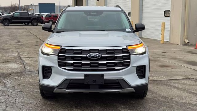2026 Space White Metallic Ford Explorer Active 4X4 SUV