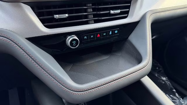 2026 Space White Metallic Ford Explorer Active 4X4 SUV