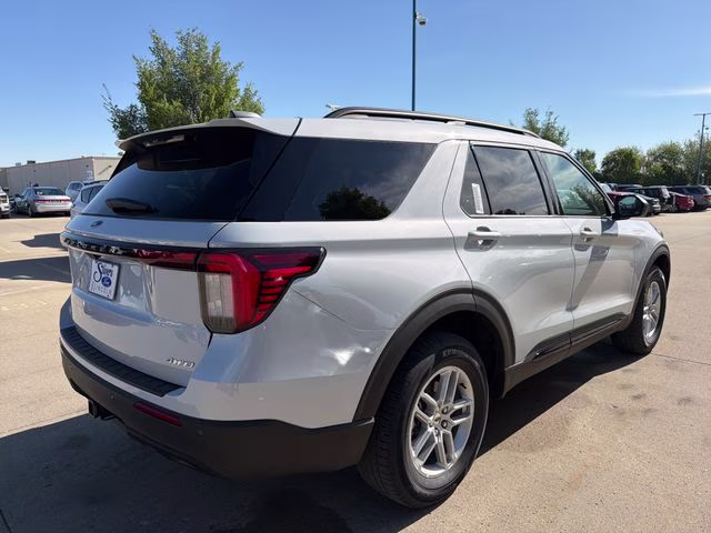 2026 Space White Metallic Ford Explorer Active 4X4 SUV