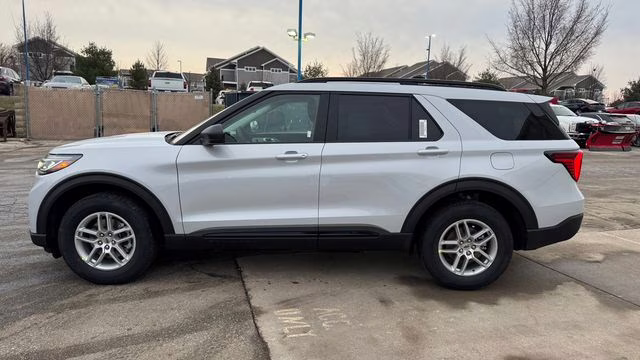 2026 Space White Metallic Ford Explorer Active 4X4 SUV