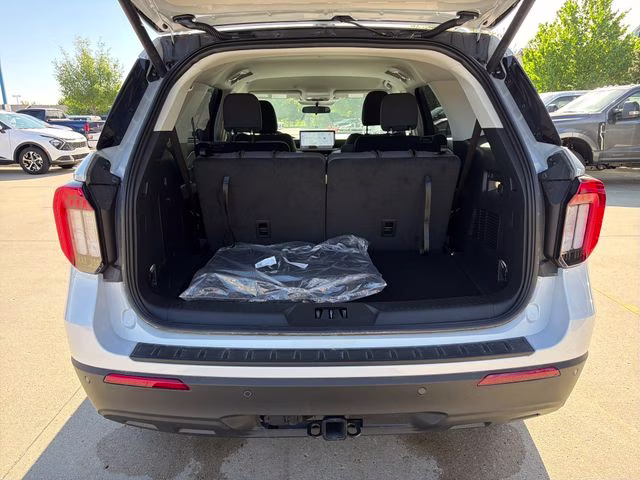 2026 Space White Metallic Ford Explorer Active 4X4 SUV