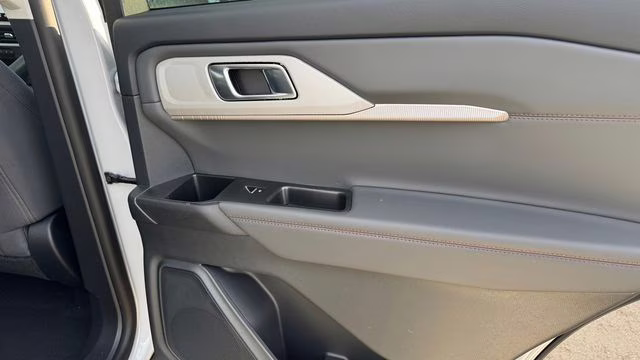 2026 Space White Metallic Ford Explorer Active 4X4 SUV