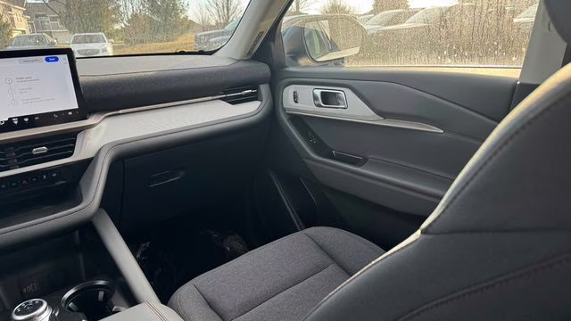 2026 Space White Metallic Ford Explorer Active 4X4 SUV