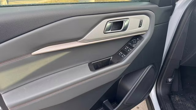 2026 Space White Metallic Ford Explorer Active 4X4 SUV