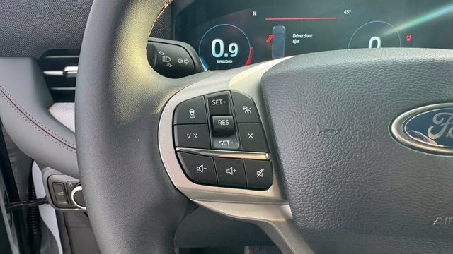 2026 Space White Metallic Ford Explorer Active 4X4 SUV