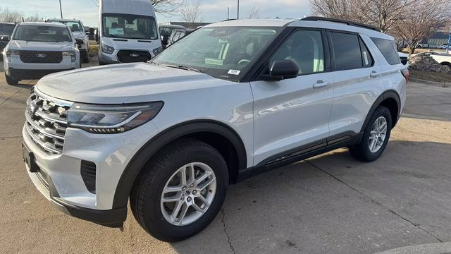 2026 Space White Metallic Ford Explorer Active 4X4 SUV