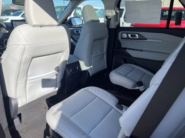 2026 Black Metallic Ford Explorer Platinum 4X4 SUV