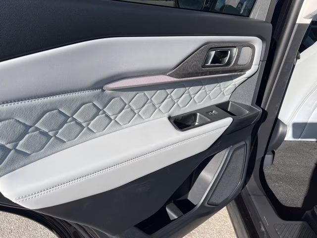 2026 Black Metallic Ford Explorer Platinum 4X4 SUV