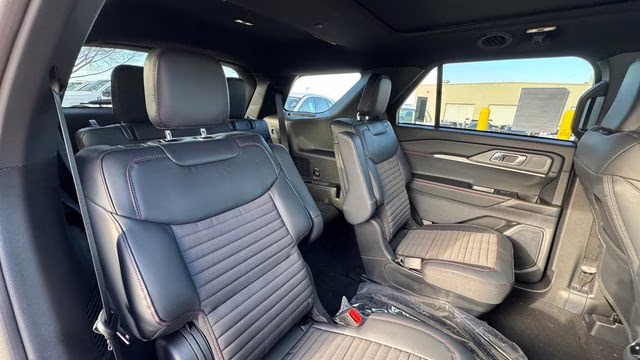 2026 Agate Black Metallic Ford Explorer ST-Line 4X4 SUV