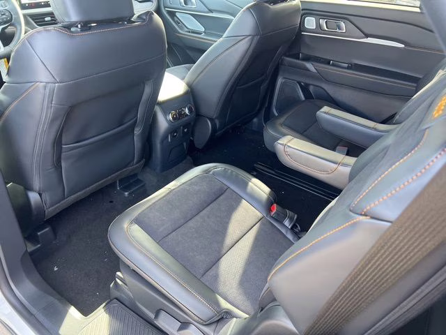 2026 Star White Metallic Tri-Coat Ford Explorer Tremor 4X4 SUV