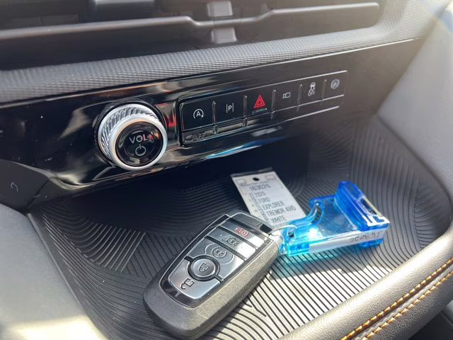 2026 Star White Metallic Tri-Coat Ford Explorer Tremor 4X4 SUV