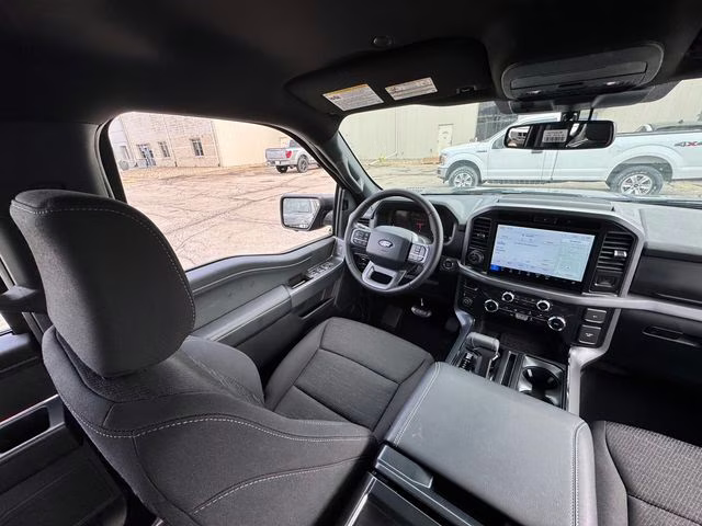 2025 Agate Black Metallic Ford F-150 XLT 4X4 Truck