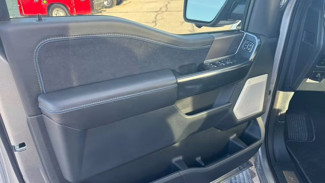 2025 Silver Metallic Ford F-150 Platinum 4X4 Truck