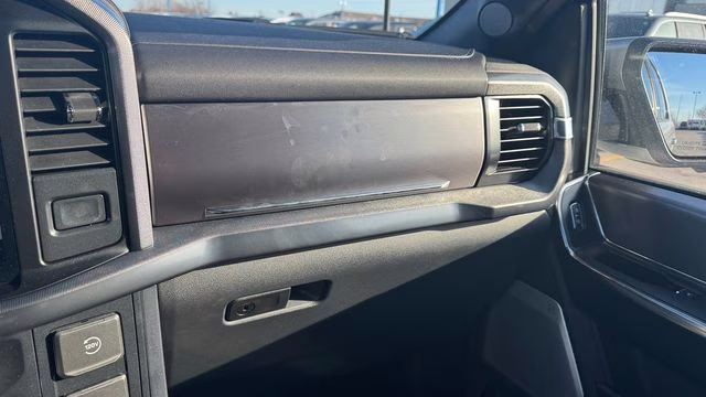 2025 Silver Metallic Ford F-150 Platinum 4X4 Truck