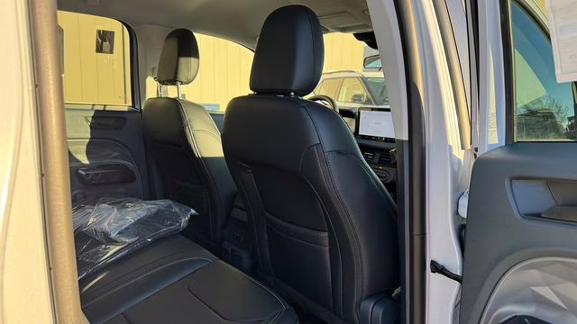 2026 Space White Metallic Ford Maverick Lobo Standard AWD Truck