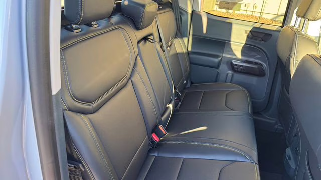 2026 Space White Metallic Ford Maverick Lobo Standard AWD Truck