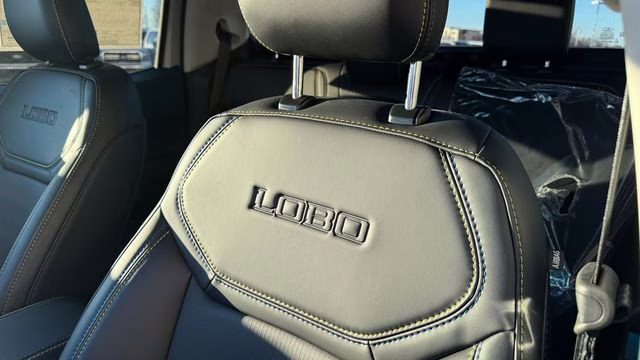 2026 Space White Metallic Ford Maverick Lobo Standard AWD Truck