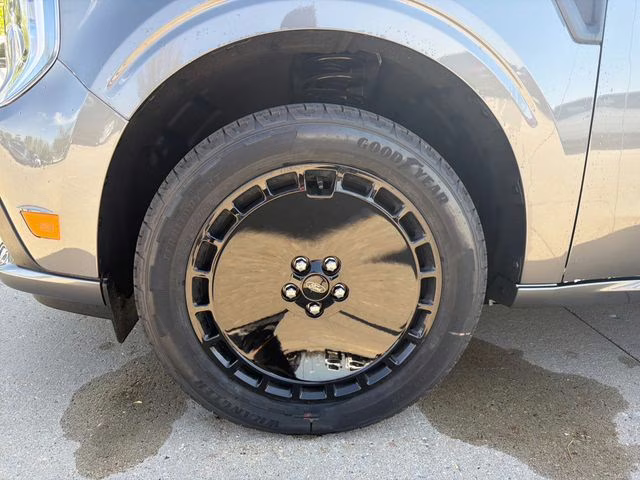 2026 Carbonized Gray Metallic Ford Maverick Lobo Standard AWD Truck