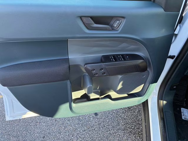 2026 Oxford White Ford Maverick XL FWD Truck