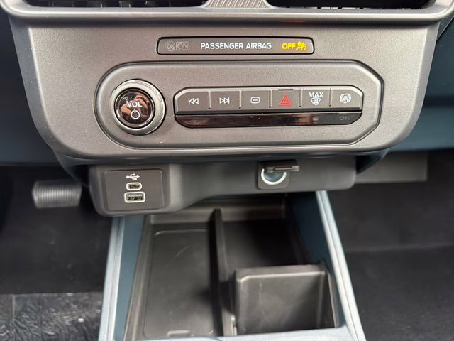 2026 Space White Metallic Ford Maverick XL FWD Truck
