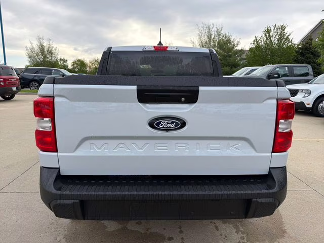 2026 Space White Metallic Ford Maverick XL FWD Truck