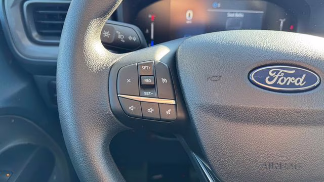 2026 Oxford White Ford Maverick XL FWD Truck