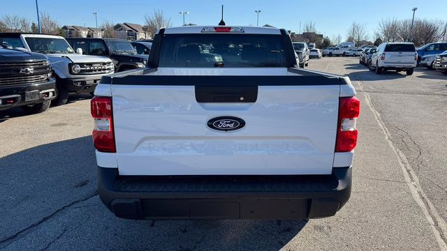 2026 Oxford White Ford Maverick XL FWD Truck