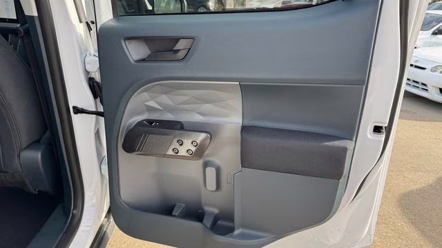 2026 Oxford White Ford Maverick XL FWD Truck