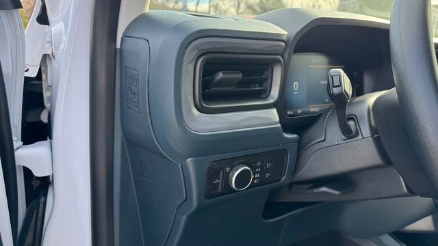 2026 Oxford White Ford Maverick XL FWD Truck