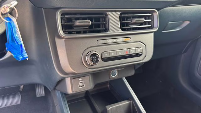 2026 Oxford White Ford Maverick XL FWD Truck