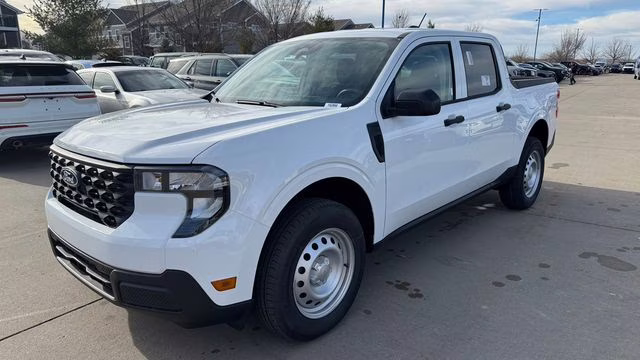 2026 Oxford White Ford Maverick XL FWD Truck