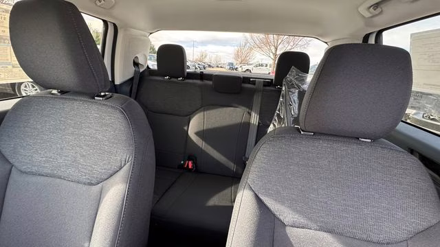 2026 Oxford White Ford Maverick XL FWD Truck