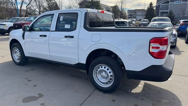 2026 Oxford White Ford Maverick XL FWD Truck