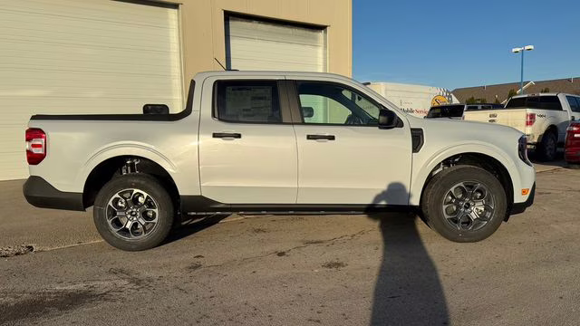 2026 Space White Metallic Ford Maverick XLT FWD Truck