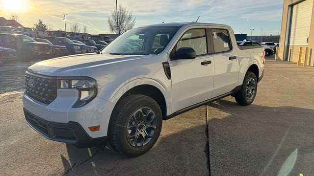 2026 Space White Metallic Ford Maverick XLT FWD Truck