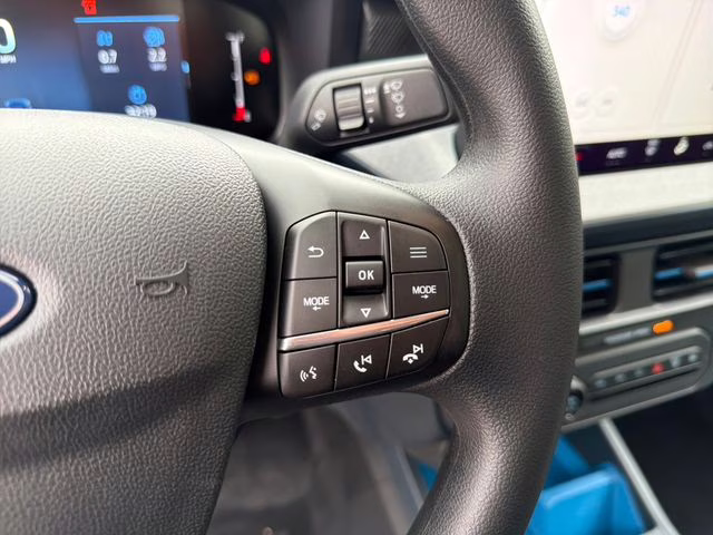 2026 Oxford White Ford Maverick XLT FWD Truck