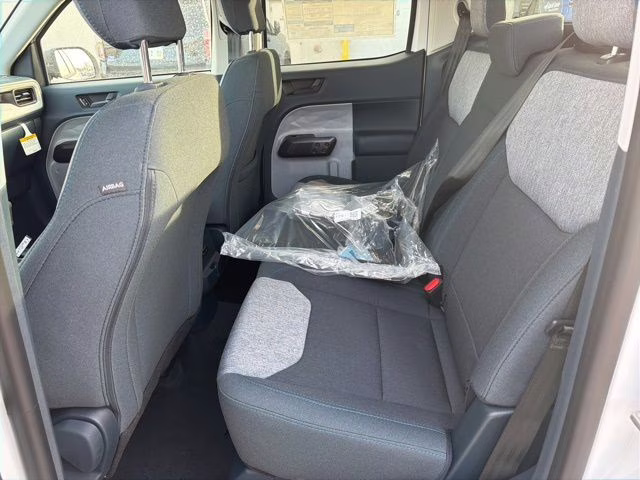 2026 Oxford White Ford Maverick XLT FWD Truck