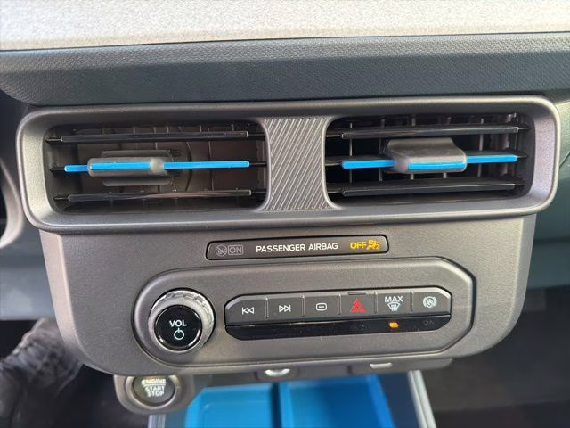 2026 Oxford White Ford Maverick XLT FWD Truck