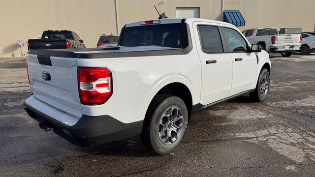 2026 Oxford White Ford Maverick XLT AWD Truck
