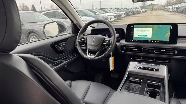 2026 Pristine White Metallic Tri-Coat Lincoln Aviator Premiere AWD SUV