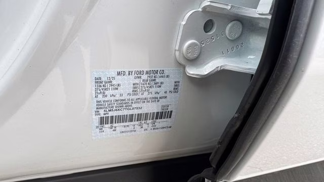 2026 Pristine White Metallic Tri-Coat Lincoln Aviator Premiere AWD SUV