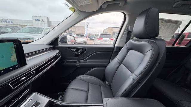 2026 Pristine White Metallic Tri-Coat Lincoln Aviator Premiere AWD SUV