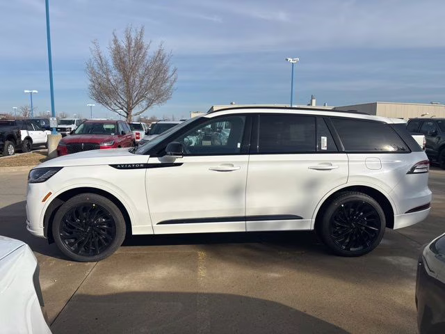 2026 Pristine White Metallic Tri-Coat Lincoln Aviator Reserve AWD SUV