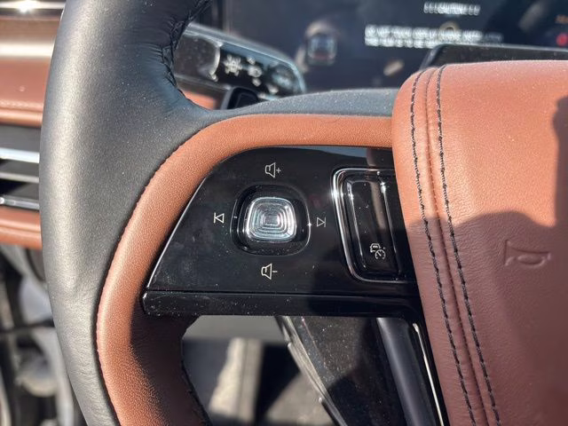 2026 Pristine White Metallic Tri-Coat Lincoln Aviator Reserve AWD SUV