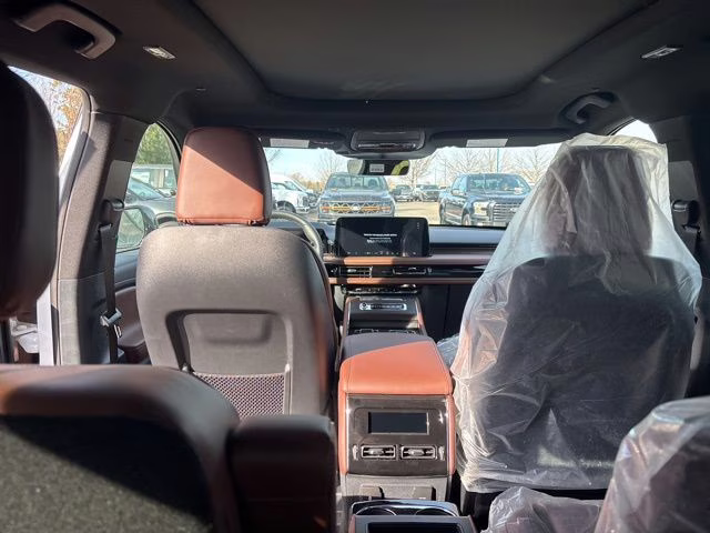 2026 Pristine White Metallic Tri-Coat Lincoln Aviator Reserve AWD SUV