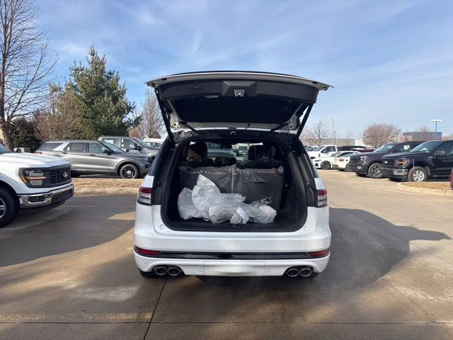 2026 Pristine White Metallic Tri-Coat Lincoln Aviator Reserve AWD SUV