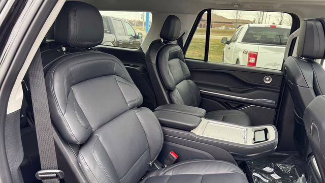 2026 Infinite Black Metallic Clearcoat Lincoln Navigator Reserve 4X4 SUV